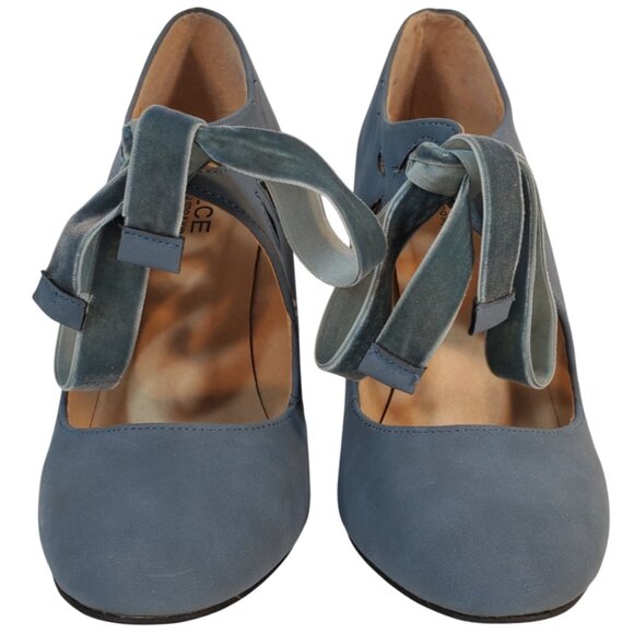 Elegant Blue Heels with Bow Detail - Picture 7 of 10